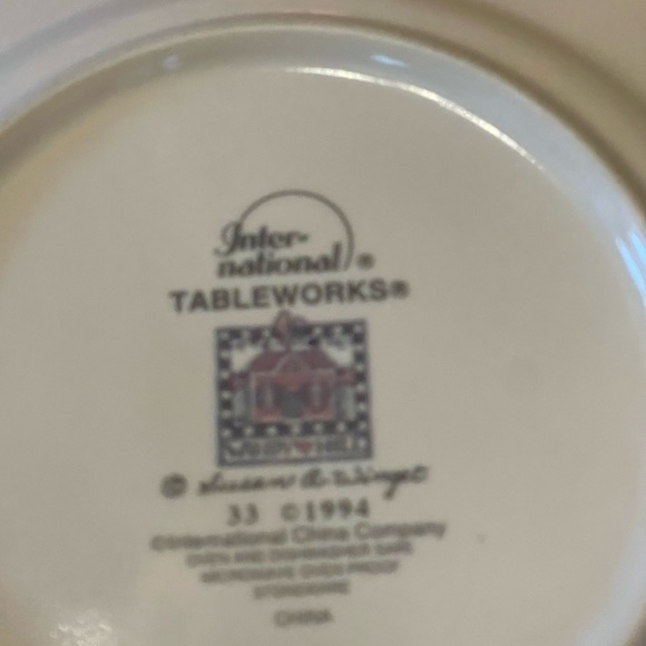 Vintage Windy Hill by INTERNATIONAL 7.75” Salad Plates Set of 5 - Picture 3 of 4